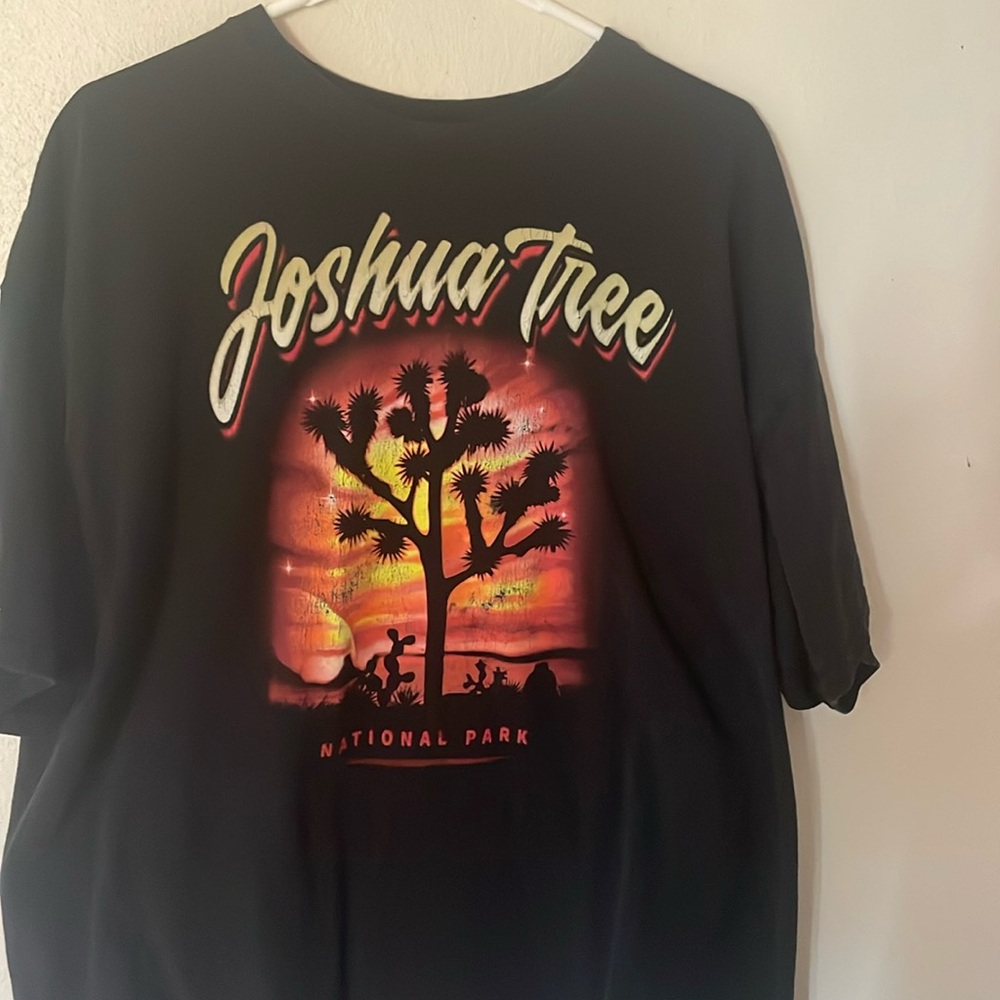 Men’s 2xl Joshua tree tshirt